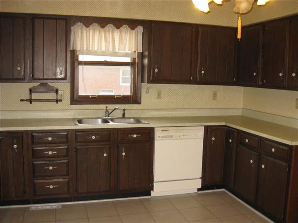 1st image of 4920 Eastbrook Dr