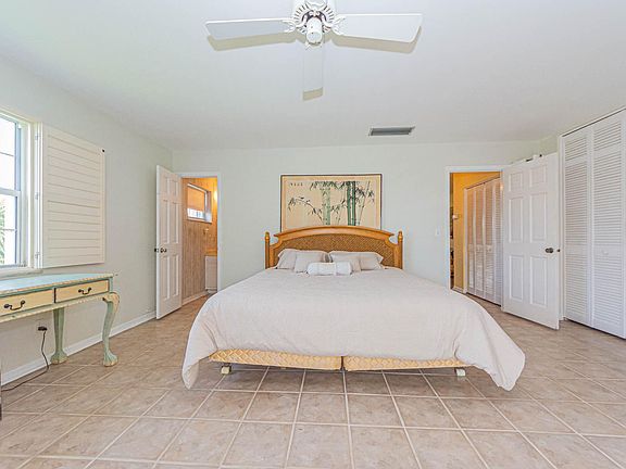 3rd image of 1441 Ocean Dr APT 303