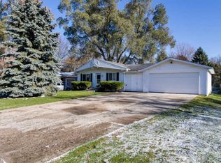 154 Ivanhoe Ave NE, Grand Rapids, MI 49546