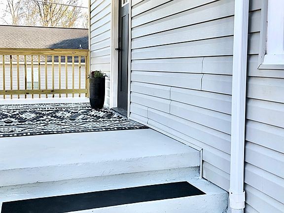 3rd image of 2331 Bradford St