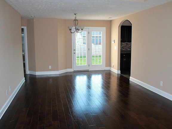 3rd image of 604 Fennec Way