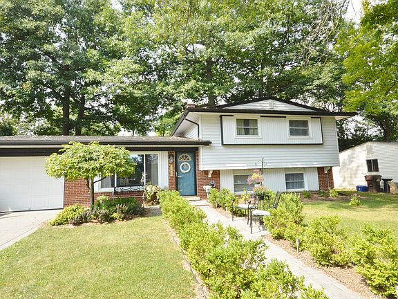 2nd image of 8423 Buffalo Dr