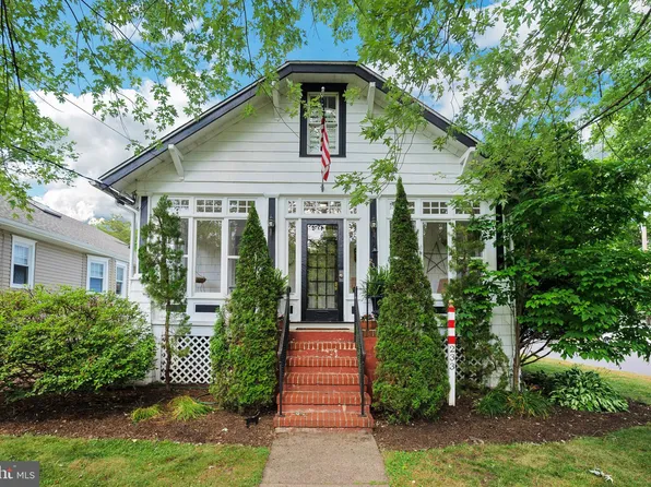 233 S Washington Ave, Moorestown, NJ 08057