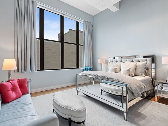 4th image of 421 Hudson St APT 723