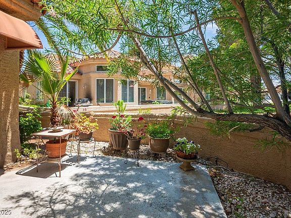 5th image of 8236 Round Hills Cir