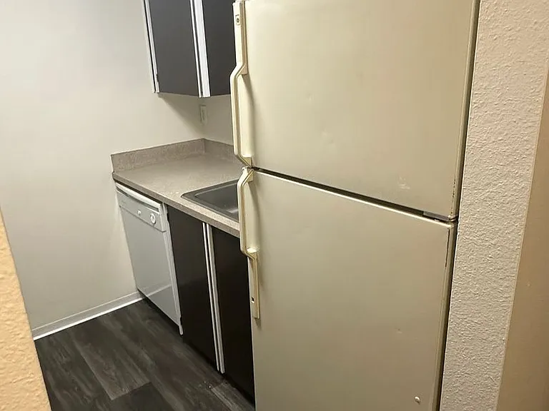 Westwood Apartments — Photo 5