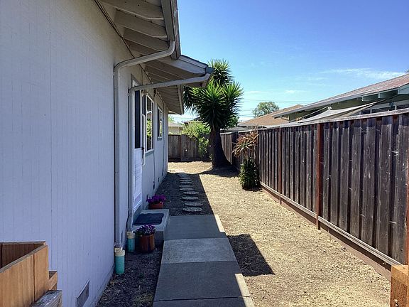 3rd image of 1845 Halterman Ave
