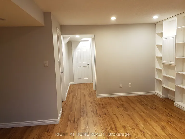 2206 Coronation Dr — Photo 24