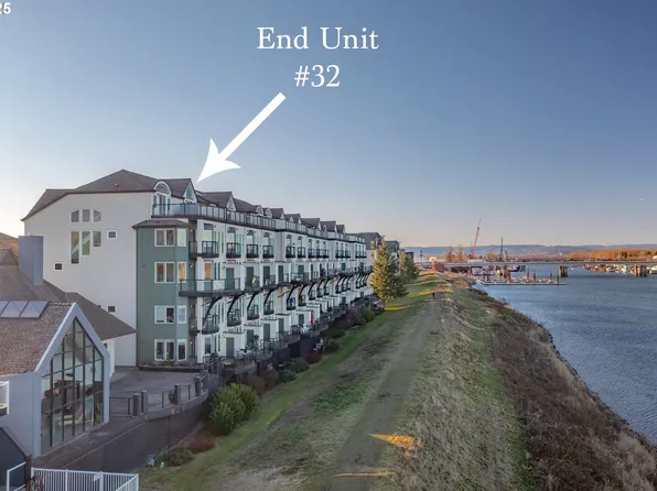 905 N Harbour Dr Unit 32, Portland, OR 97212