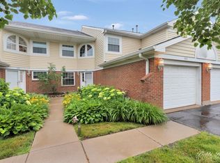 923 Happfield Dr, Arlington Heights, IL 60004