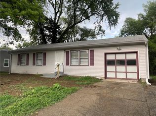 13807 11th St, Grandview, MO 64030