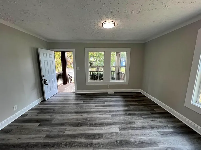 1891 Connally Dr — Photo 6