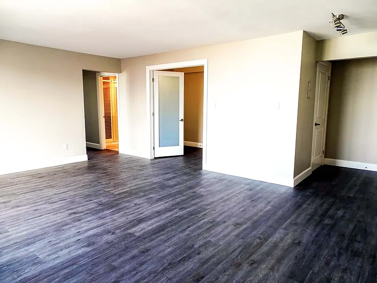 8787 Riverside Dr E — Photo 51