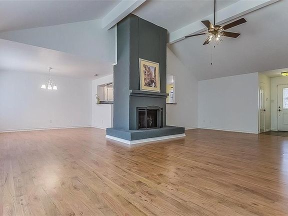 2nd image of 2116 Bentley Dr