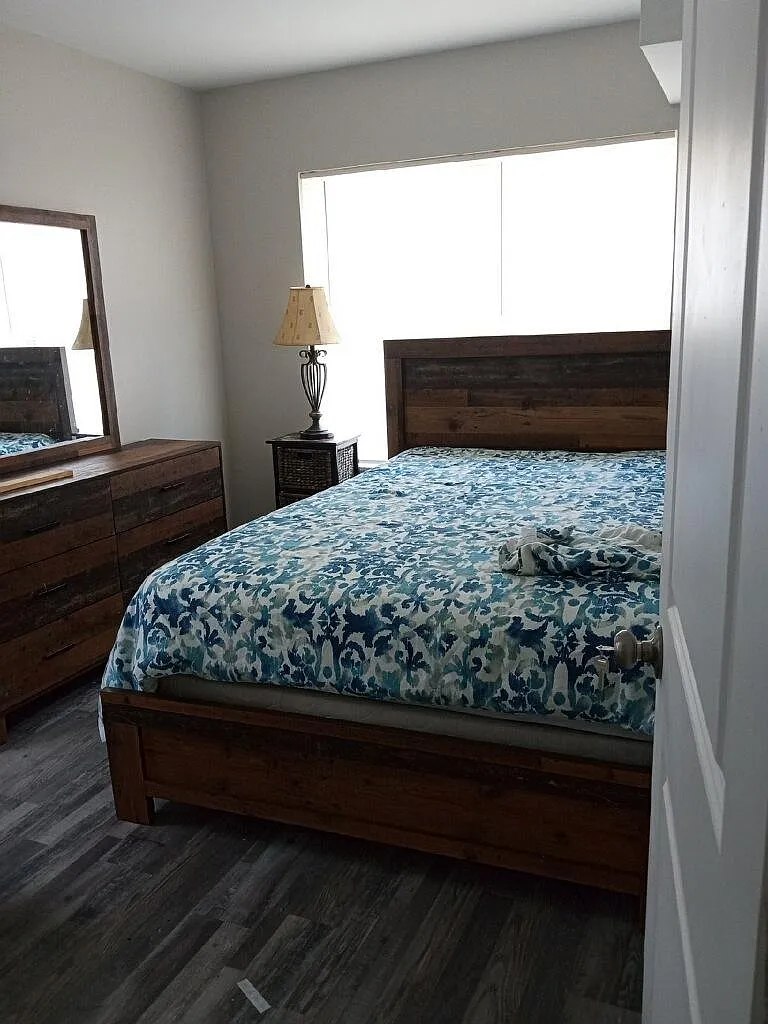 4 bed, 1385 sqft, $1,700 — Photo 2