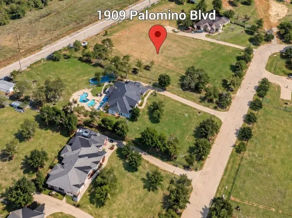 1909 Palomino Blvd, Crowley, TX 76036