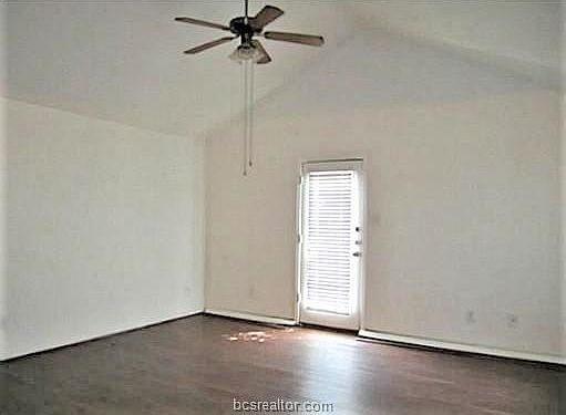 5th image of 942 Sun Meadow St