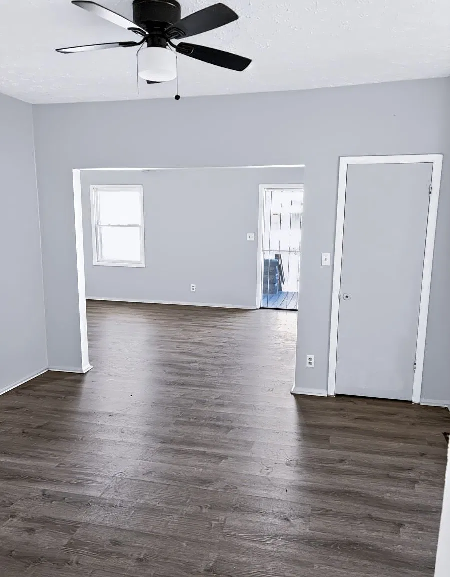 7910 Dorver Ave — Photo 3