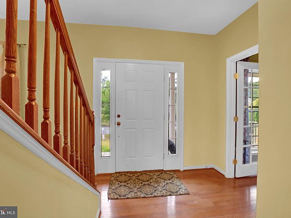4th image of 18 Wargo Ln