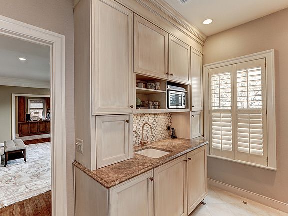 Master Kitchenette