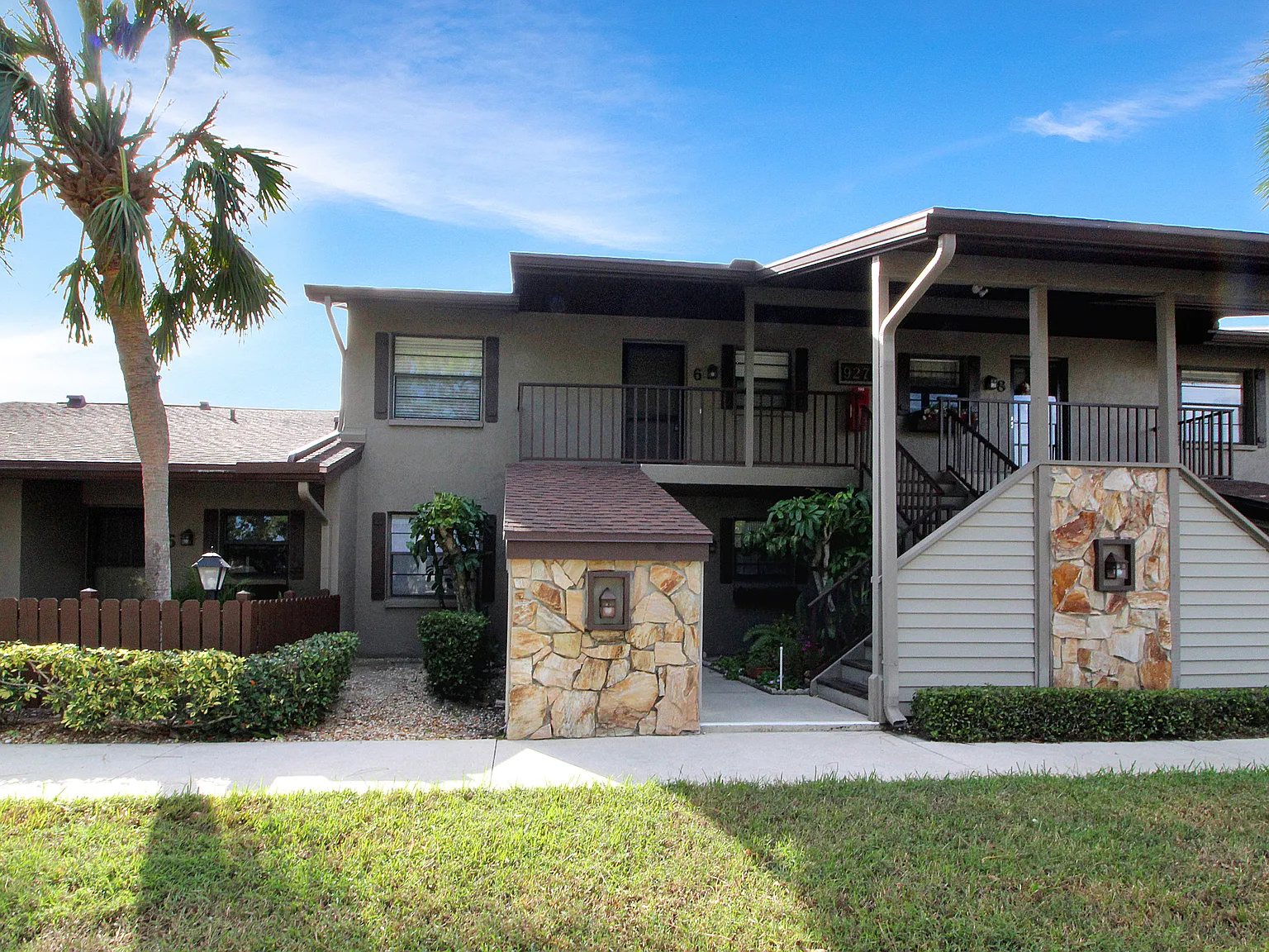 2 bed, 860 sqft, $3,600 — Photo 1