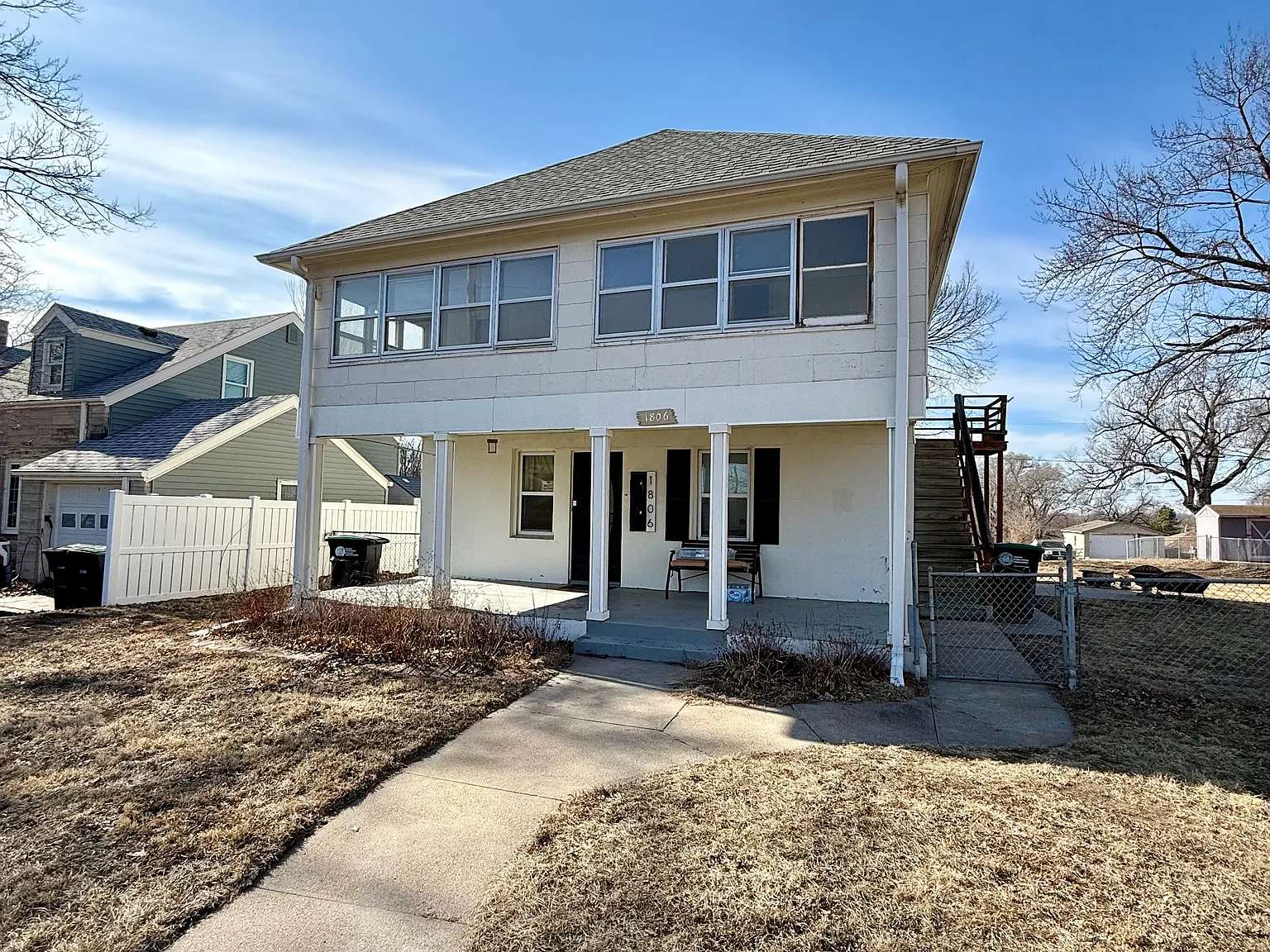 2 bed, 936 sqft, $1,195 — Photo 1