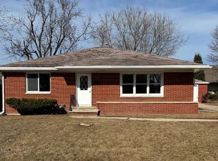 1215 Bruss St, De Pere, WI 54115