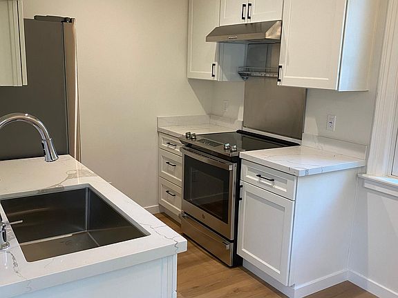 4th image of 12 Juniper Ct #B