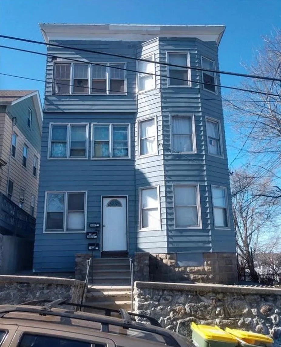 18 Seymour St — Photo 1