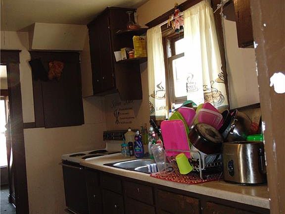 4th image of 1728 La Salle Ave