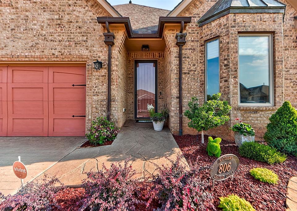1st image of 806 Chateau Ct