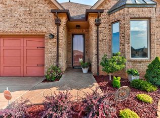 806 Chateau Ct, Kingfisher, OK 73750