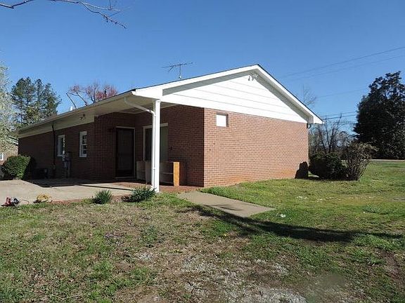 3rd image of 380 Legrande Ave