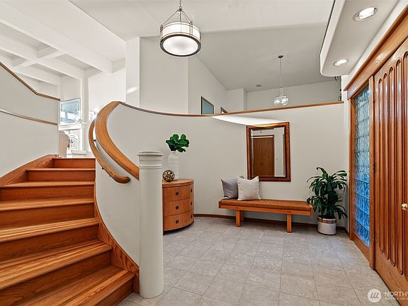 5th image of 9233 Olympic View Drive
