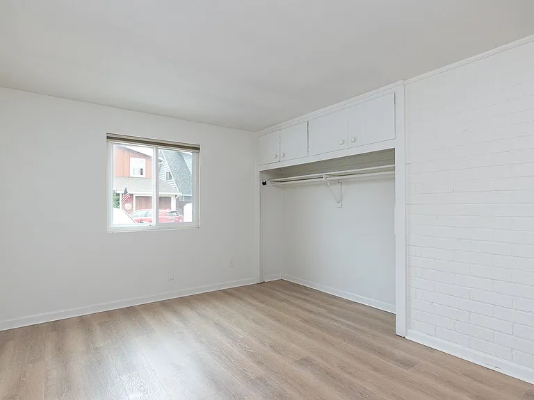 136 Oxnard Ave — Photo 16