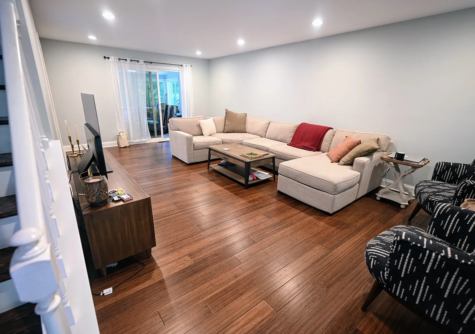 3 bed, 2.5 bath, 1849 sqft, $2,370 — Photo 4
