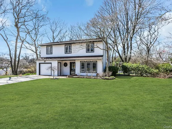 36 N Morris Avenue, Farmingville, NY 11738