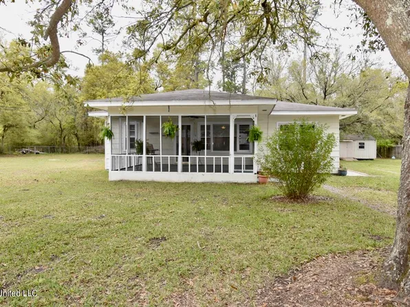 19016 Commission Rd, Long Beach, MS 39560