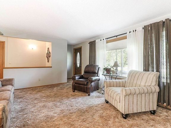 4th image of 5741 Wintergreen Dr