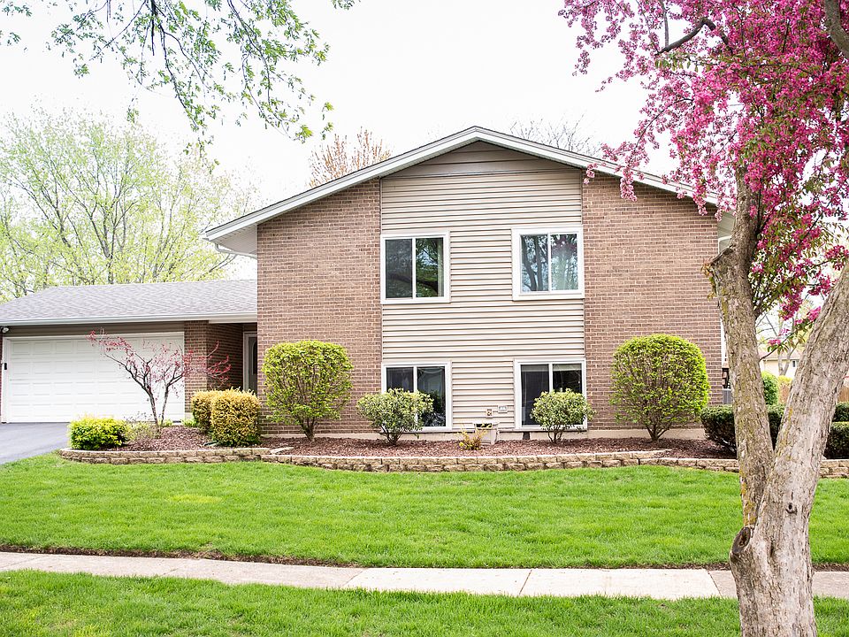 1st image of 2709 Diamond Ct