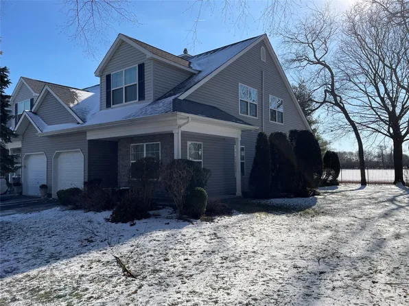 144 Maya Circle, Central Islip, NY 11722
