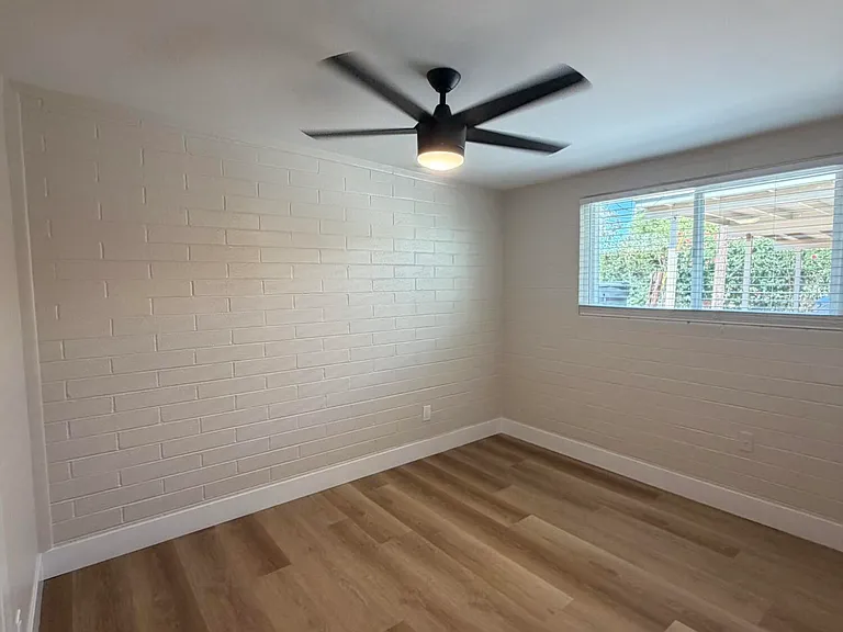 909 S Kenwood Cir #A — Photo 12