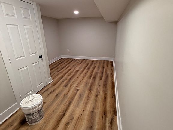 5th image of 420 E 28th St #1