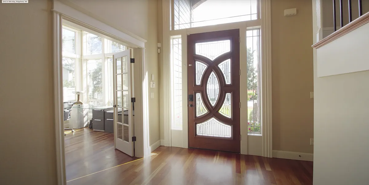 Entry with high ceilings - 2012 S 19th Way