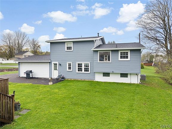 5th image of 8305 Sandra Ave