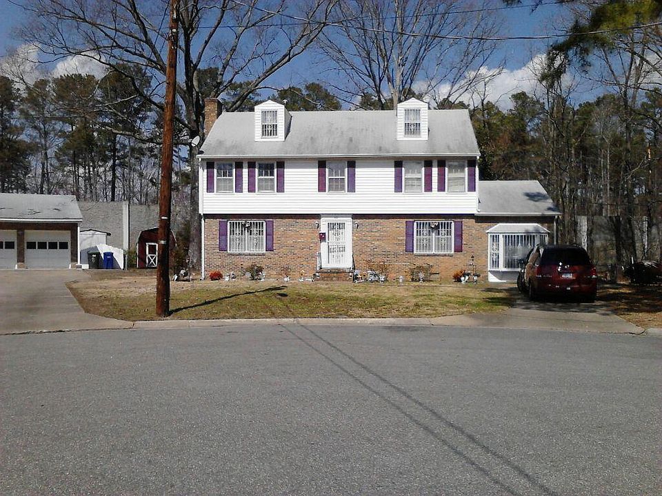 2nd image of 821 Roberto Dr