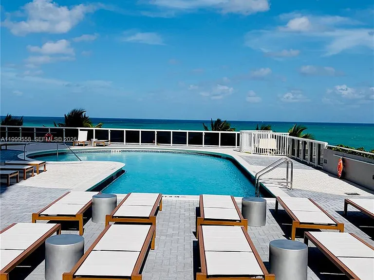6301 Collins Ave #1207 — Photo 33