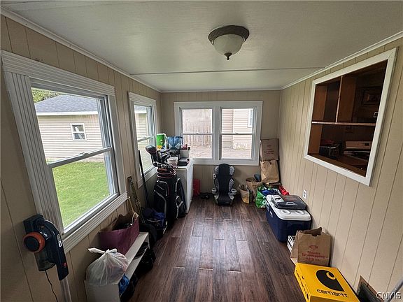 5th image of 610 Healy Ave