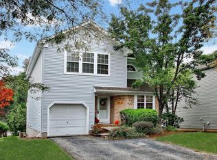19 Cliffside Ct, Hamburg, NJ 07419