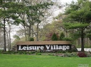 394 Woodbridge Dr UNIT B, Ridge, NY 11961